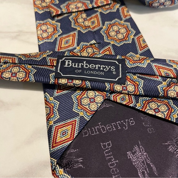 Burberry Silk Geometric Tie - Picture 3 of 5